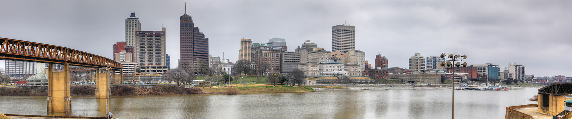 mississippi-river-and-memphis-skyline-memphis-tennessee